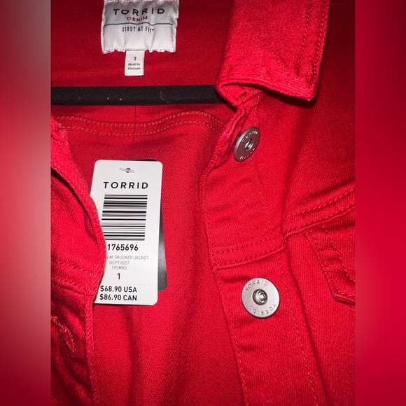 Ruby Red Women's Denim Trucker Jacket by Torrid size 1(1X)(15-16) - Picture 7 of 9